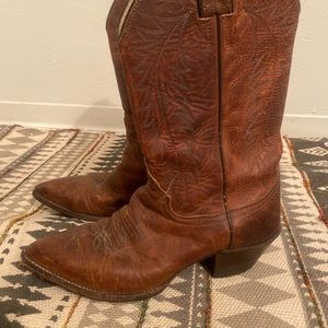 Justins brand cowgirl boots